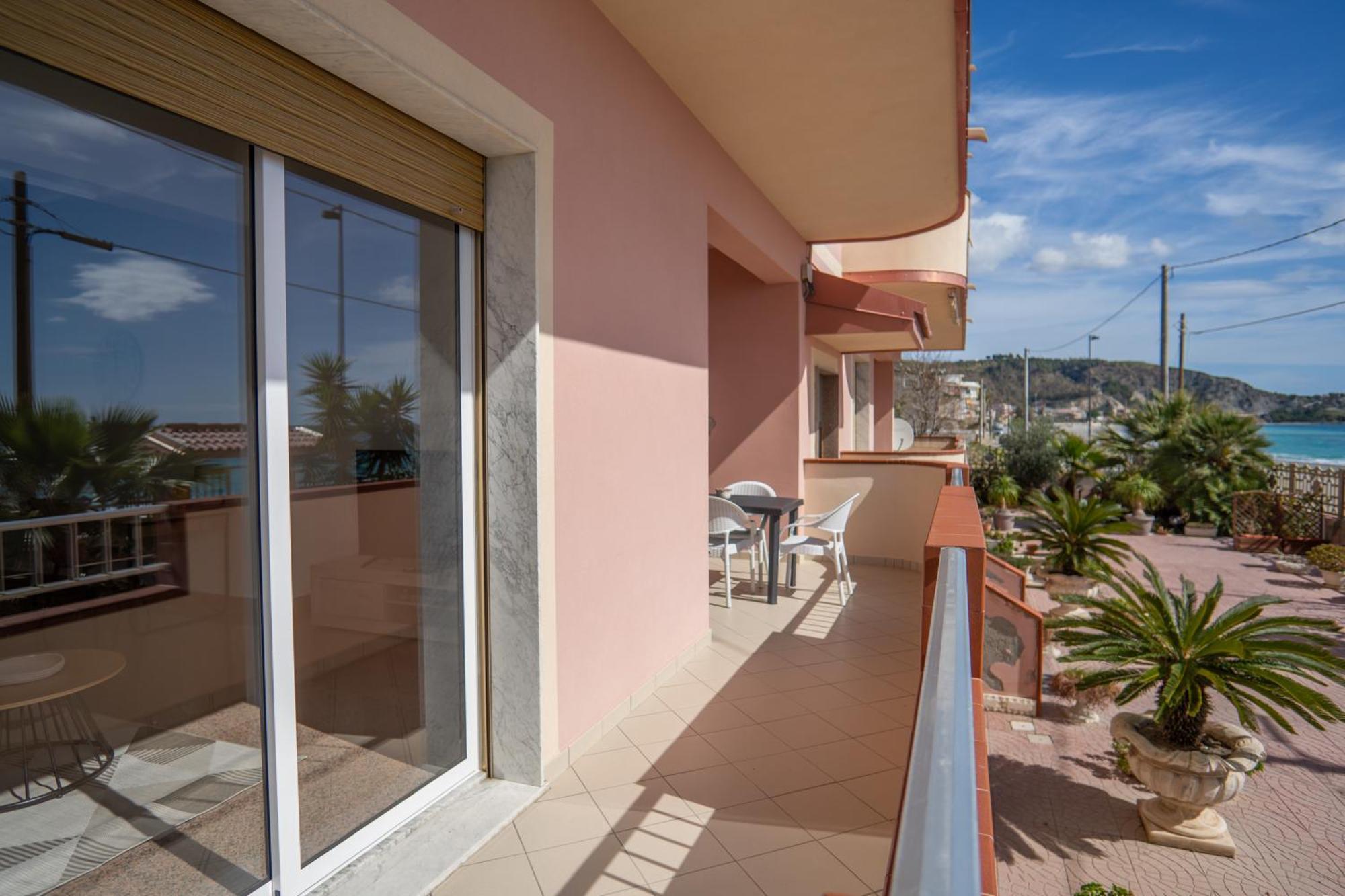 Casa Erika Apartman Bova Marina Kültér fotó
